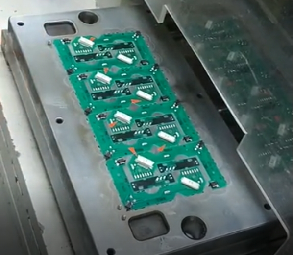 PCB冲压分板机事情原理，，及怎样选择合适的冲压分板机